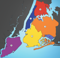 Pětice městských částí s centrem na Manhattanu. ● (1) Manhattan, ● (2) Brooklyn, ● (3) Queens, ● (4) Bronx, ● (5) Staten Island