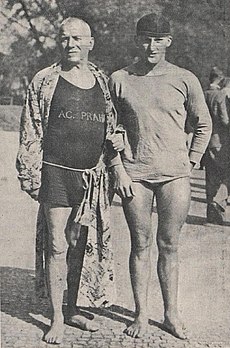 Alfred Nikodém (vľavo) a Václav Antoš, víťazi pretekov „Naprieč Prahou“ (1928)