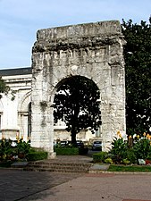 康帕尼斯门（法语：Arc de Campanus）