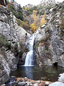 Cascade du Saint-Vincent (trois kilomètres au sud-est du village), dans les Gorges du Saint-Vincent[10]. La rivière a creusé une gorge profonde dans le granit hercynien de ce secteur du massif du Canigou.