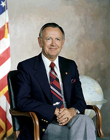 קראפט כמנהל מרכז החלל ג'ונסון ב-1979