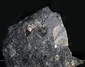 Diamante in kimberlite dalla Sudafrica, Museo Mineralogico, Wrocław (Polonia).