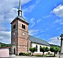 L’église consacrée en 1759, et le monument aux morts.