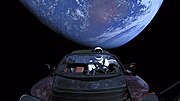 A Tesla Roadster és Starman az űrben[8]