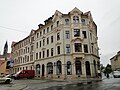 Wohn- und Geschäftshaus in geschlossener Bebauung und Ecklage (gestalterische Einheit mit Schulplatz 3/4 und Gerbergasse 2/3)