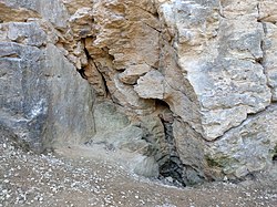 A Látó-hegyi-barlang bejárata