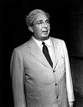 Leo Szilard, pictured in about 1960, invented the electron microscope, linear accelerator, cyclotron, nuclear chain reaction and patented the nuclear reactor Leo Szilard.jpg