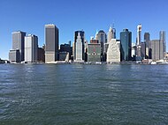 32 Old Slip (Mitte) in der Skyline von Lower Manhattan