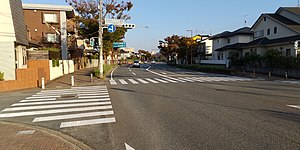 マリナ通り、西福岡マリナ大橋東交差点の東側（左：愛宕浜、右：姪の浜）