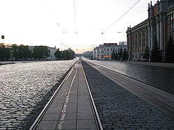 просп. Ленина в районе площади 1905 года на рассвете (вид на восток).