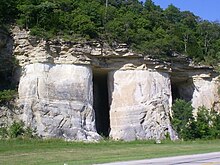 St Peters Sandstone Pacific MO 5-med.jpg