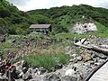 Múltiples jizo de piedra delante de la piedra asesina. Nasu, Tochigi, Japón.)