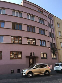 Facade at N°5A