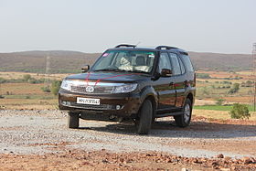 Tata Safari Storme by SouLSteer from Gwalior, April 2013.jpg