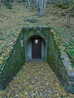 A Vass Imre-barlang bejárata