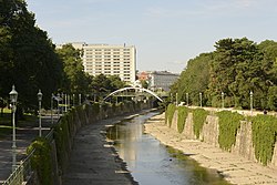 Wien-joki Wienin Stadtparkissa