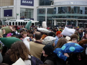 English: Flash mob/Pillow fights in Toronto, D...