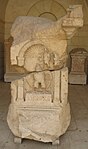 מזבח שהציב יוליוס מאגנוס, מפקד הלגיון השנים עשר פולמינטה, ונמצא בקיסריה