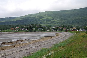 Bjerkvik vom Herjangsfjord aus gesehen