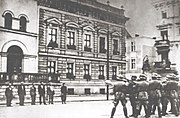 http://upload.wikimedia.org/wikipedia/commons/1/1b/Bydgoszcz-rozstrzelanie_zak%C5%82adnik%C3%B3w_9.09.1939.jpg