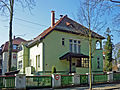 Villa mit Einfriedung