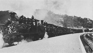 Eröffnungszug der Hohenstaufenbahn Schwäbisch Gmünd–Göppingen mit zwei F 1c im Mai 1912