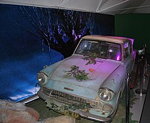 The flying Ford Anglia used in the film. FlyingcarofHarryPotter.JPG