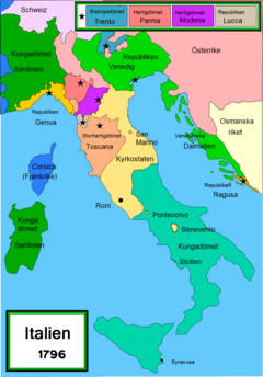 Appeninska halvön 1796. Storhertigdömet Toscana är markerat i persikofärg i kartans mellanväster, kringgärdat av Republiken Lucca i norr (gråfärgat), och av Kyrkostaten (ljusgulfärgat).