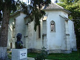 A református templom, Bolyai János mellszobrával