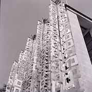 Decorazione applicata sulla facciata del Palazzo dell'Arte in occasione della X Triennale di Milano, 1954