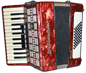 Piano accordion; Weltmeister, 48 bass, 3 reed-rows