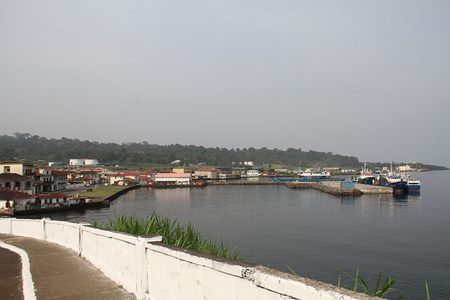 Luba, auf den Hafen gesehen, 2013