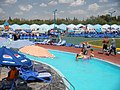 Rivière paresseuse vu d'un des ponts qui l'enjambe à l'aqualand Lompi Family Park à Djerma