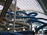 World Waterpark. Różne typy zjeżdżalni