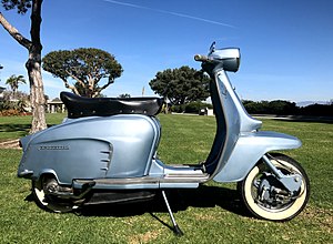 1966 Innocenti Lambretta Li125 Special Metallic Blue 1.jpg