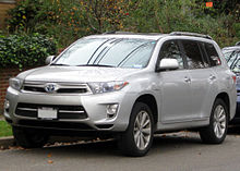 The Toyota Highlander Hybrid has a series-parallel drivetrain. 2011 Toyota Highlander Hybrid Limited -- 11-20-2011 1.jpg