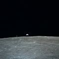 阿波罗16号指令舱正飞越卫星坑"萨哈 W"