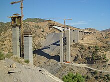 Egy új viaduktot építenek Aïn Turk mellett
