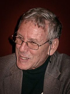 Amos Oz, 2004.