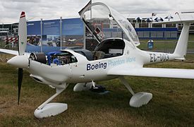 Démonstrateur de la compagnie Boeing alimenté par pile à hydrogène (Diamond HK36 Super Dimona EC-003) présenté en 2008 au Farnborough Airshow.
