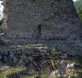 Particolare della probabile canna fumaria della torre sveva.