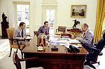 Gerald Ford tillsammans med Dick Cheney och Donald Rumsfeld, den 22 april 1975. Foto: David Hume Kennerl