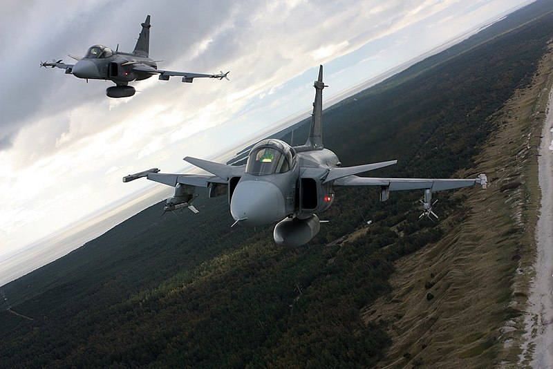 Файл:Czech JAS-39 Gripen over the Curonian Spit in 2012.jpg