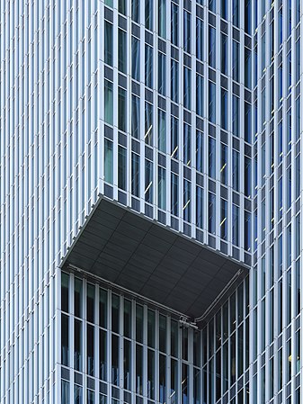 位于鹿特丹科普范祖伊德区的鹿特丹大廈，1988年由大都會建築事務所设计。