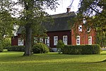 Hova prästgård, huvudbyggnadens baksida.