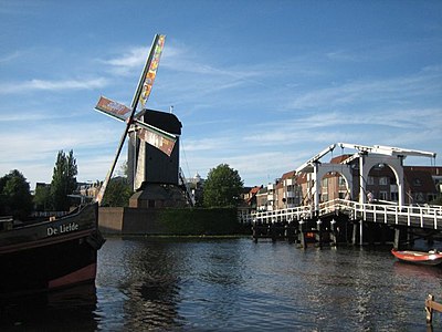 Le pont de Rembrandt avec le moulin De Put.