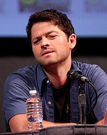 http://upload.wikimedia.org/wikipedia/commons/thumb/1/1c/Misha_Collins_by_Gage_Skidmore.jpg/220px-Misha_Collins_by_Gage_Skidmore.jpg