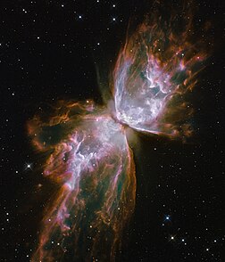 La nébuleuse NGC 6302, couramment nommée « nébuleuse de l'Insecte » ou « nébuleuse du Papillon », est une nébuleuse planétaire, dans la constellation du Scorpion. (définition réelle 3 527 × 4 110)