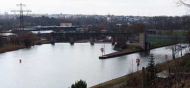 Wehr und Kanal, Bergseite