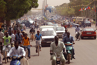 http://upload.wikimedia.org/wikipedia/commons/thumb/1/1c/Ouagadougou_place_nations_unies.JPG/325px-Ouagadougou_place_nations_unies.JPG